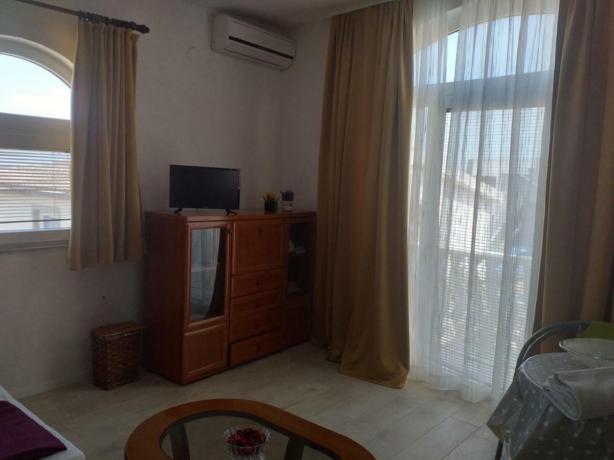 Apartmani Marijanovic Vir Dış mekan fotoğraf